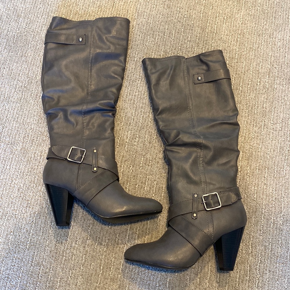 Women’s Rampage Gray High Boots Size 7.5